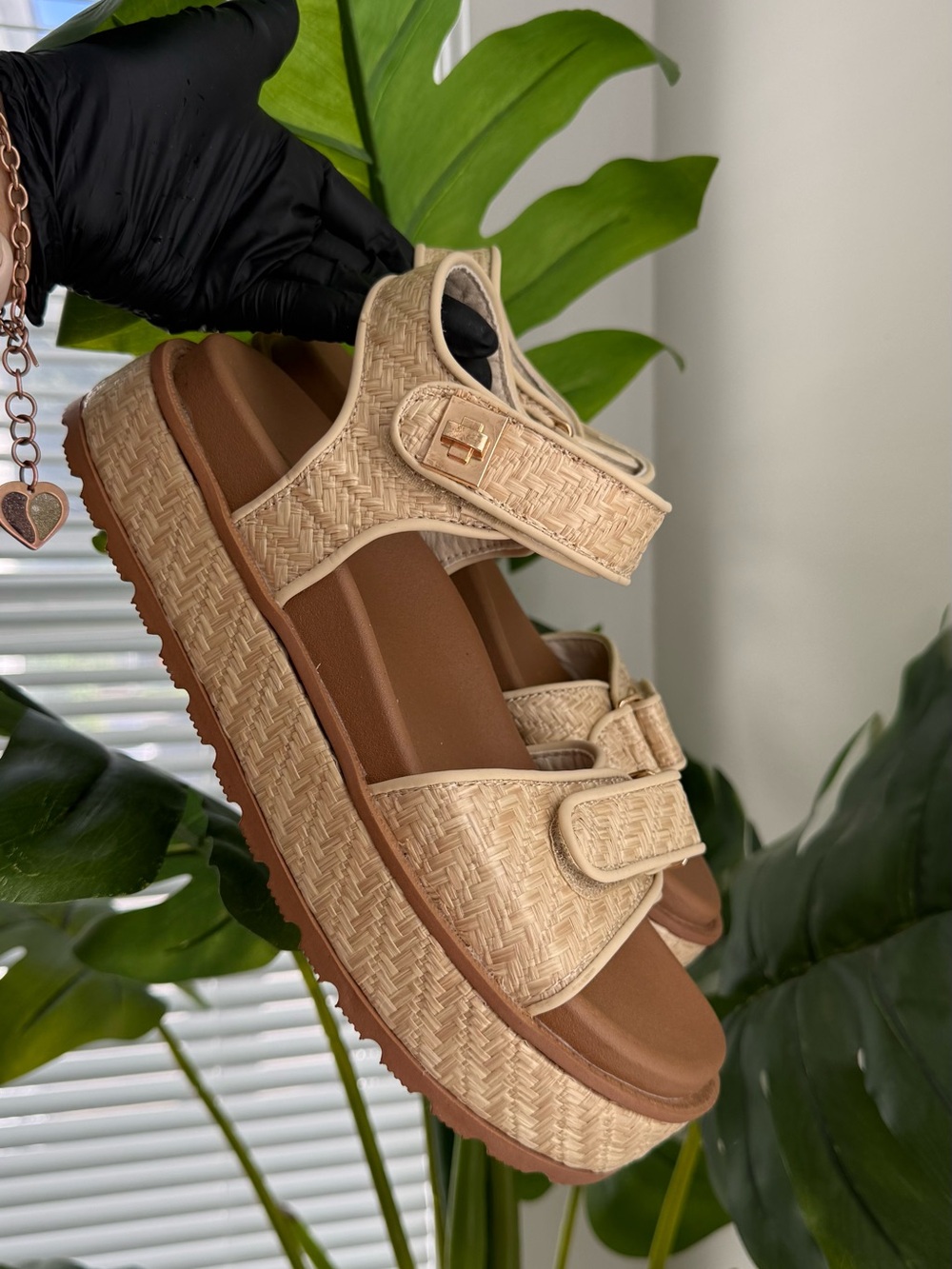 SO Loreen Women’s Platform Sandals Natural Raffia Wedge Double Strap Size 7.5M